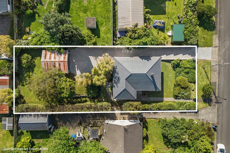 27 Kowhatu Road, One Tree Hill, Auckland - Carousel 1