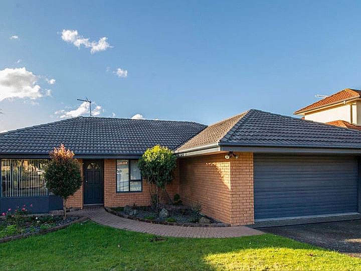 32 Earnslaw Crescent, Clover Park, Auckland - Carousel 10