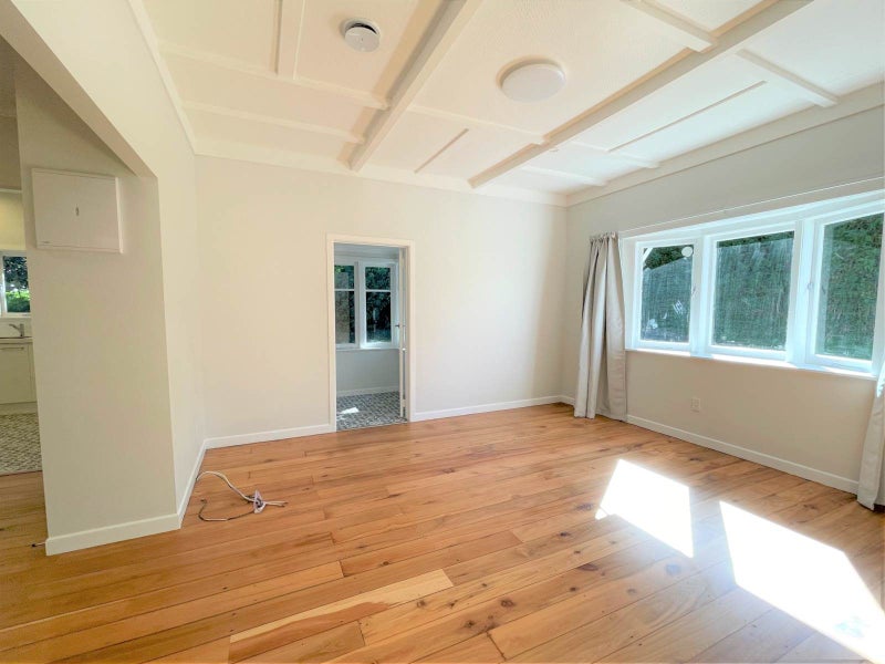 33 Raurenga Avenue, Royal Oak, Auckland - Carousel 2