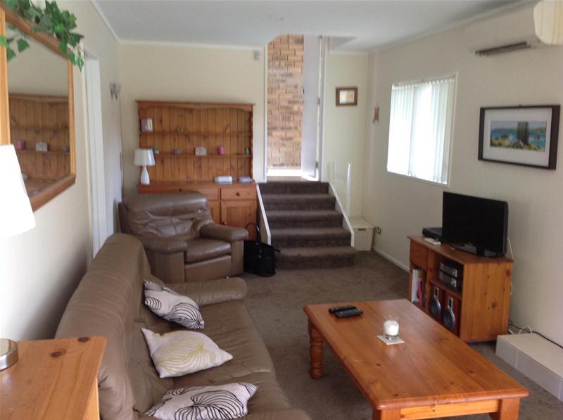 24 Shepherds Lane, Flat Bush, Auckland - Carousel 1