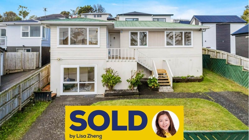 84 Vodanovich Road, Te Atatu South, Auckland - Carousel 1