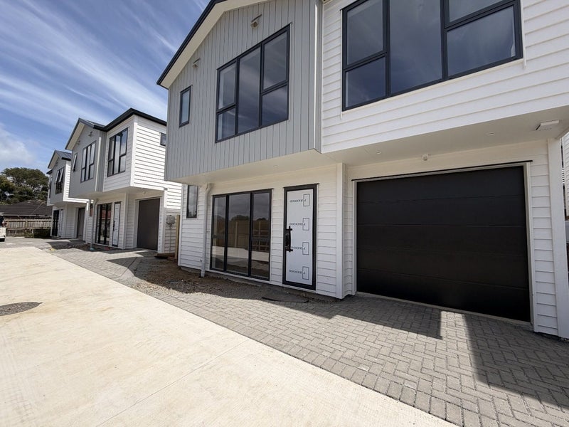 2 Alamein Road, Panmure, Auckland - Carousel 2