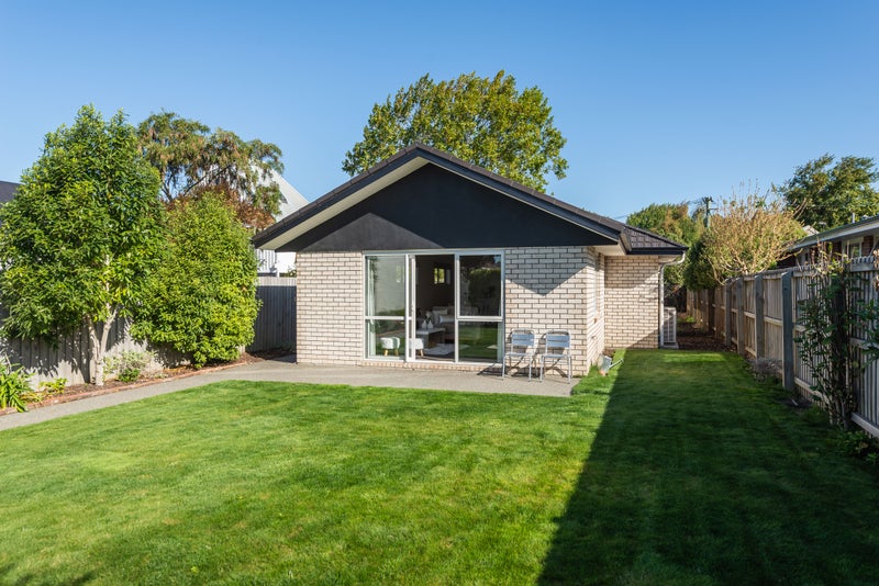 32 Edgeware Road, St Albans, Christchurch - Carousel 1
