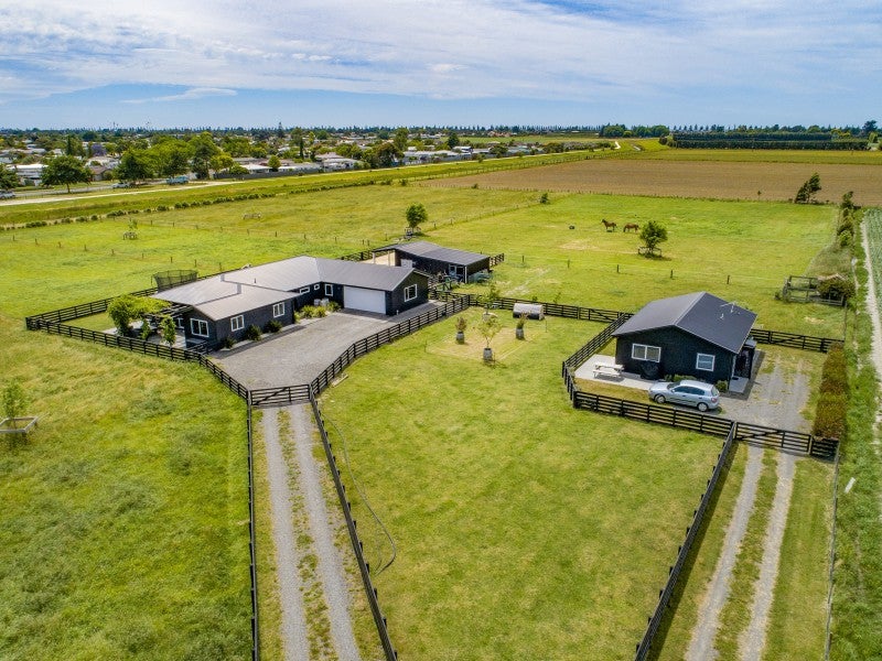 22 Ulyatt Road, Meeanee, Napier - Carousel 26