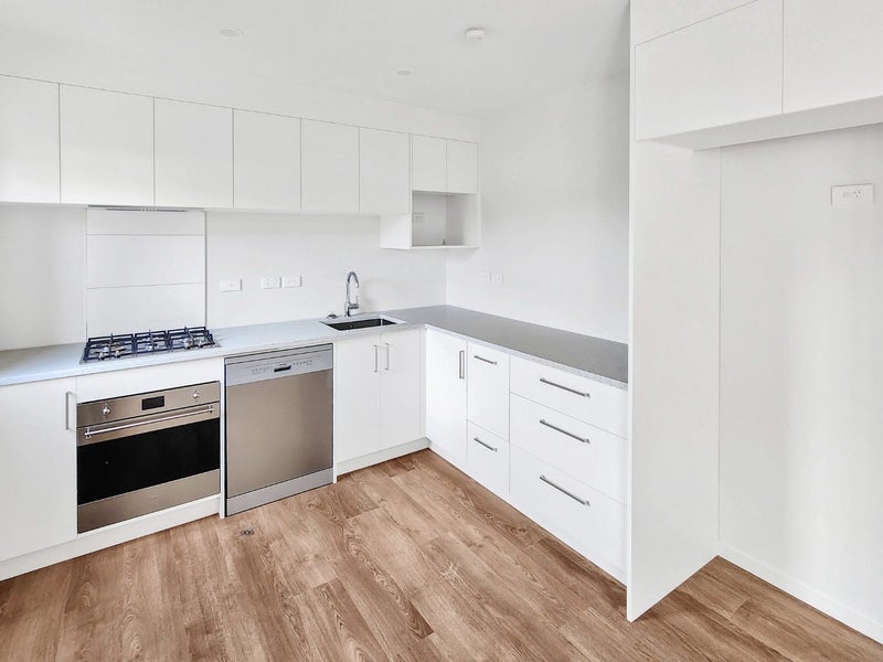 5/12 Mana Avenue, Tītahi Bay, Porirua - Carousel 2