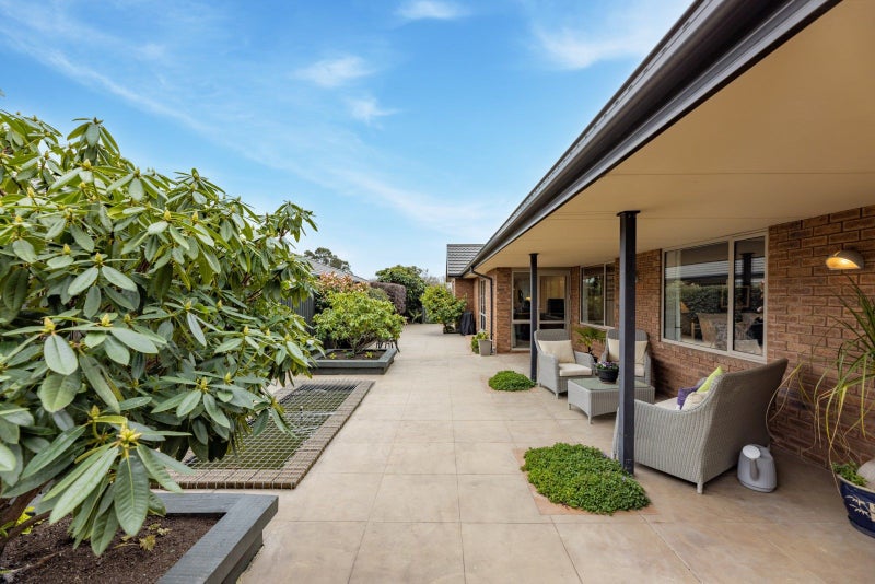 92 Willowview Drive, Redwood, Christchurch - Carousel 1