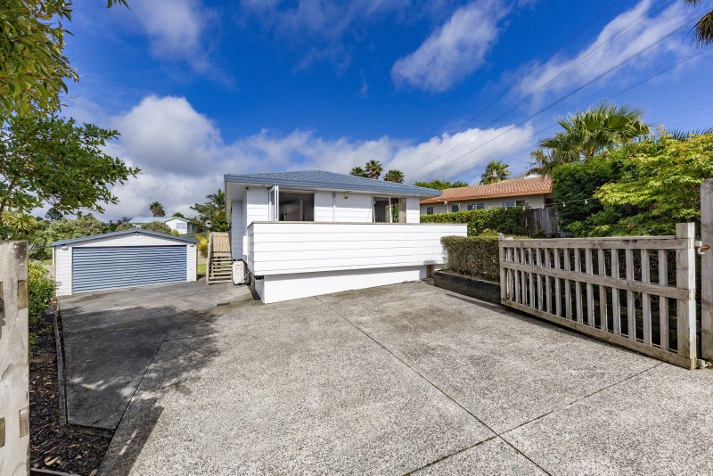 26 Killygordon Place, Massey, Auckland - Carousel 2