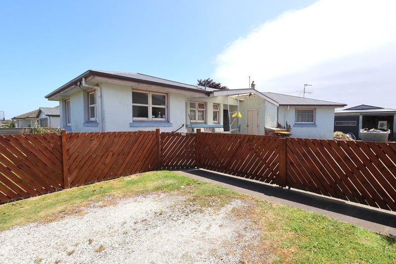12 John Street, Strathern, Invercargill - Carousel 1