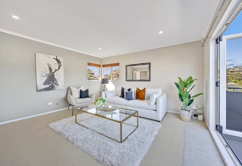 8 Devon Road, Bucklands Beach, Auckland - Carousel 2