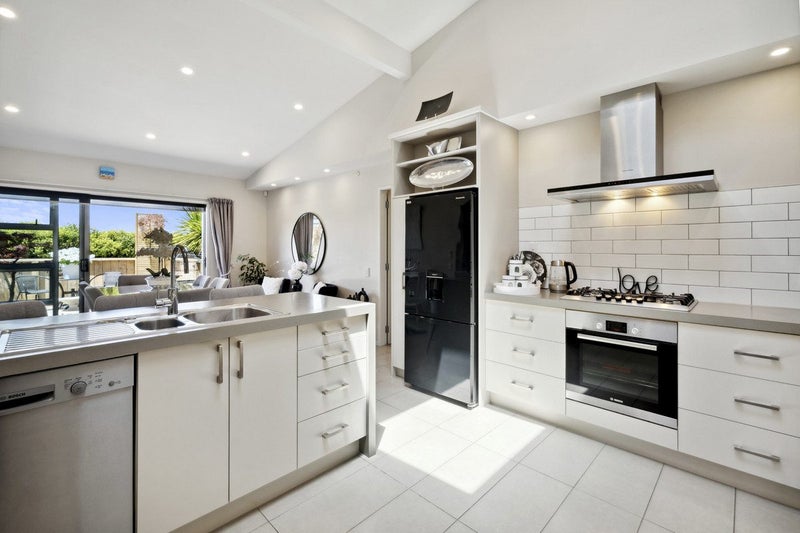 44 Mo Street, Camborne, Porirua - Carousel 2