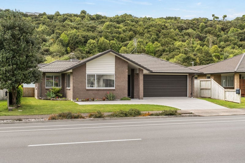 265 Lakes Boulevard, Pyes Pa, Tauranga - Carousel 1