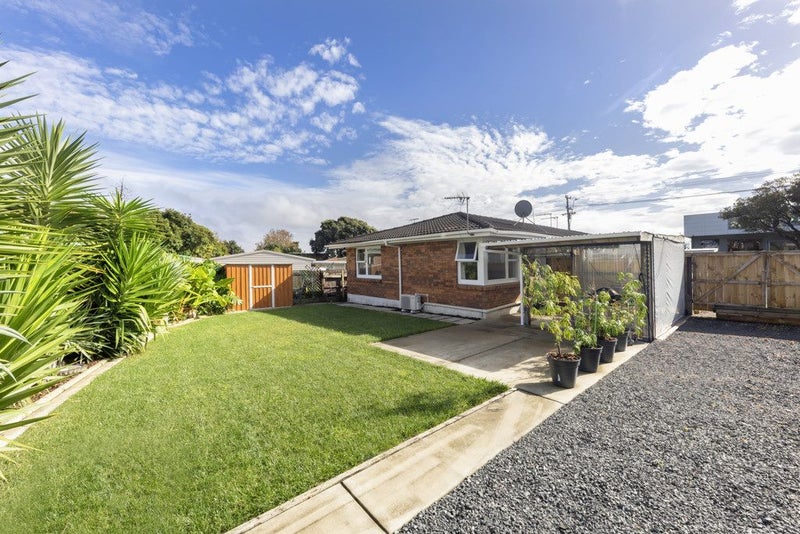 2/129 Penrose Road, Mount Wellington, Auckland - Carousel 1