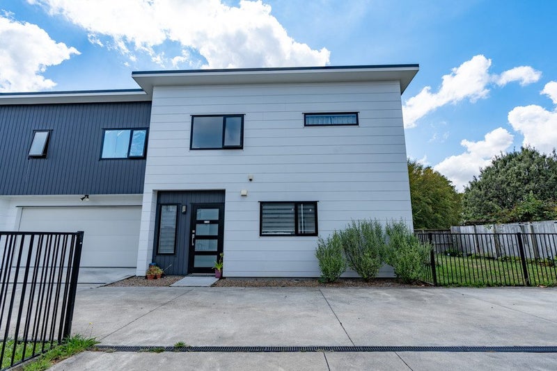 2/54 Carrington Avenue, Hillcrest, Hamilton - Carousel 1