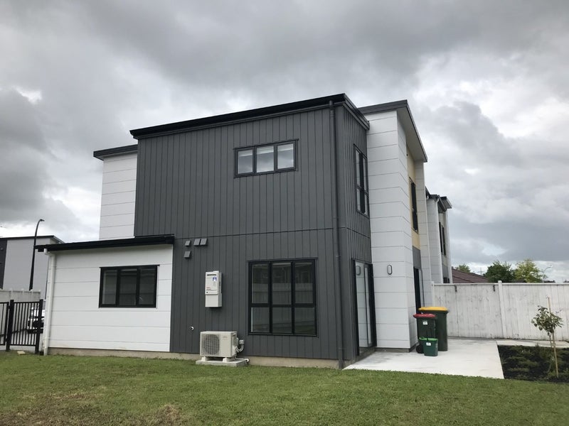 7/2 Joshua Lane, Hamilton East, Hamilton - Carousel 1