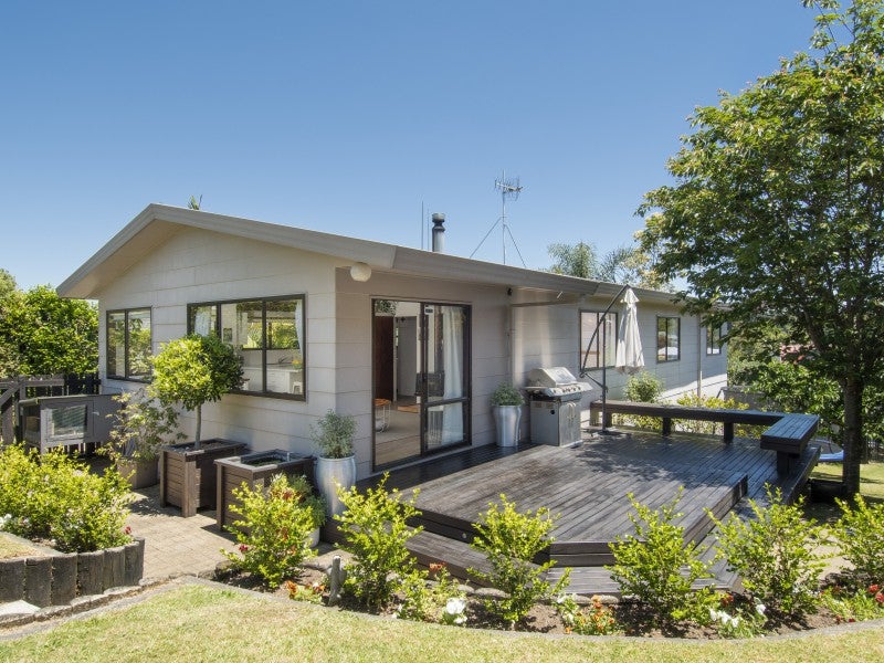 48 Townhead Crescent, Bethlehem, Tauranga - Carousel 1