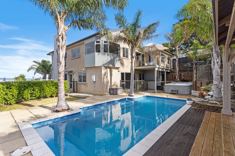 21 Kotanui Avenue, Army Bay, Whangaparaoa - Carousel 1