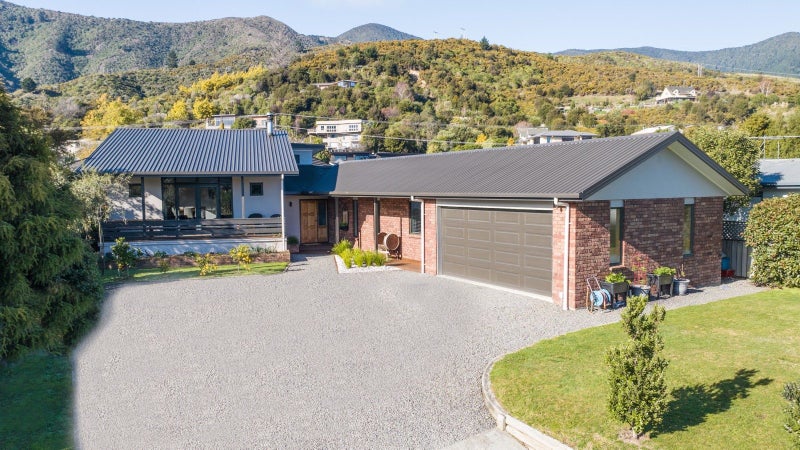 15 Boons Valley Road, Waikawa, Picton - Carousel 2
