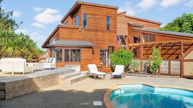 21 Ngarahana Avenue, Paremoremo, Auckland - Carousel 1