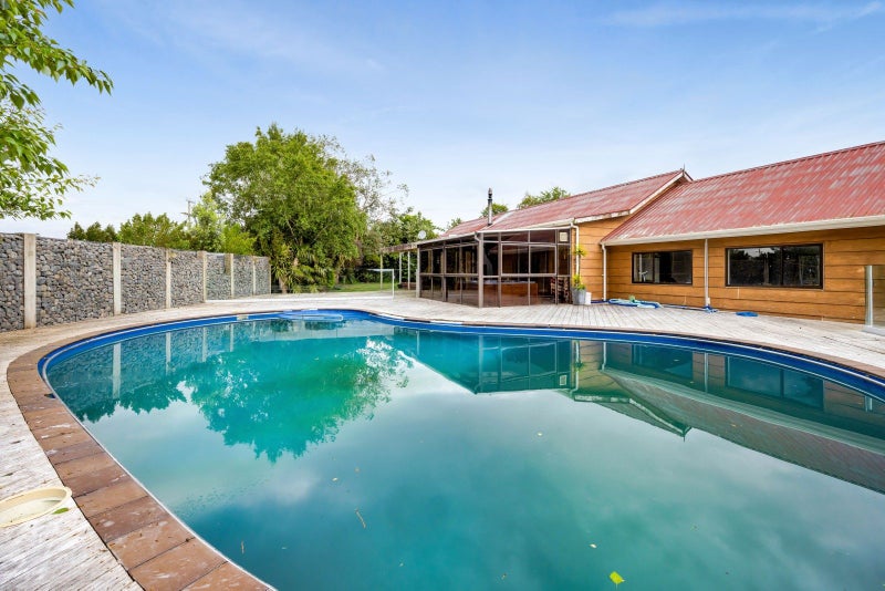 2 Pikituroa Road, Hawera - Carousel 1