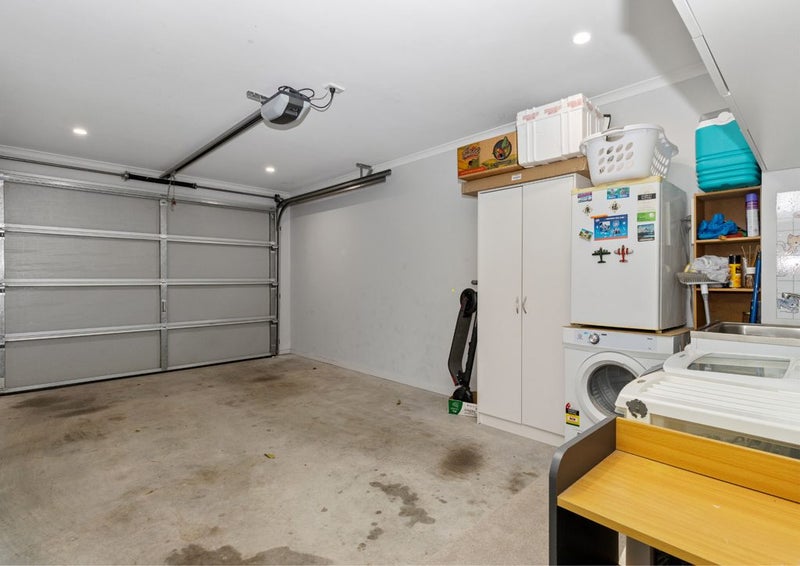 2/11 Crosher Place, Silverdale, Hamilton - Carousel 13