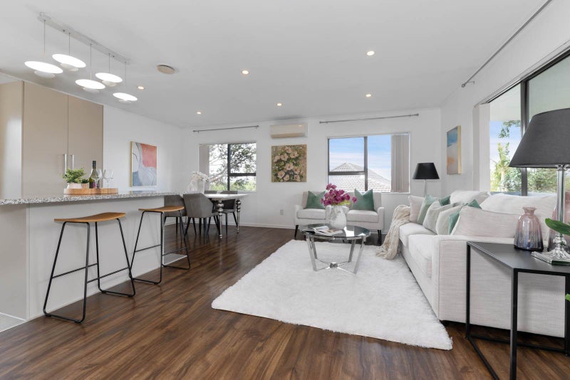 2/16 Caribbean Drive, Unsworth Heights, Auckland - Carousel 1