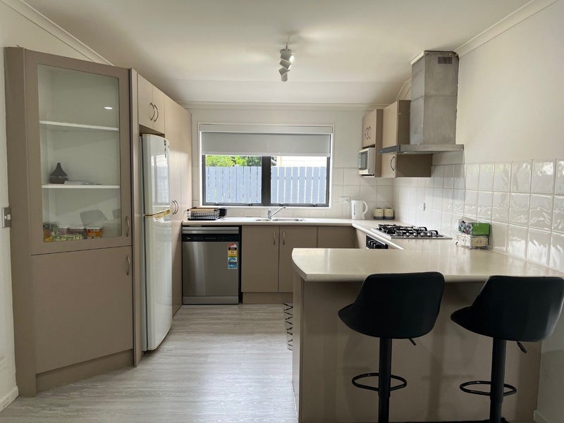 5A Lloyd Avenue, Papatoetoe, Auckland - Carousel 2