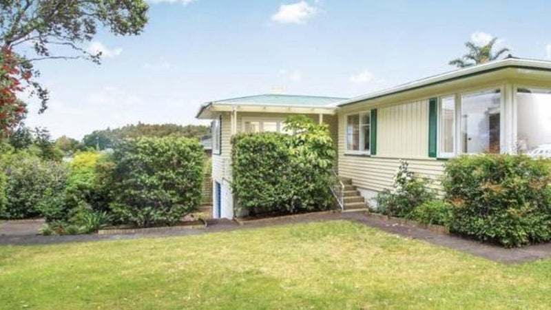 12 Stanaway Street, Hillcrest, Auckland - Carousel 1
