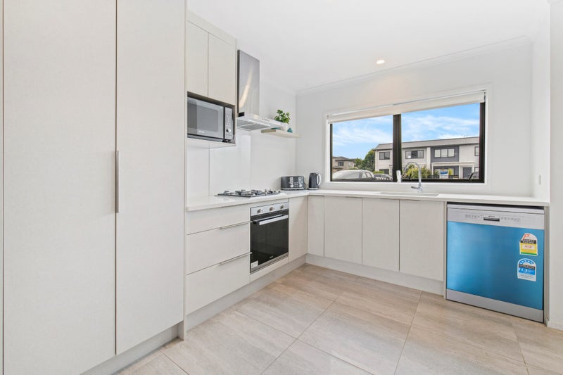 30A Biplane Street, Takanini, Auckland - Carousel 2