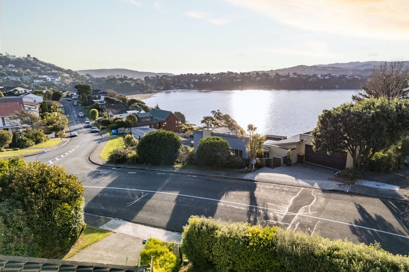 17 Leeward Drive, Whitby, Porirua - Carousel 2