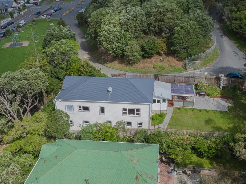 186 Hanson Street, Newtown, Wellington - Carousel 15