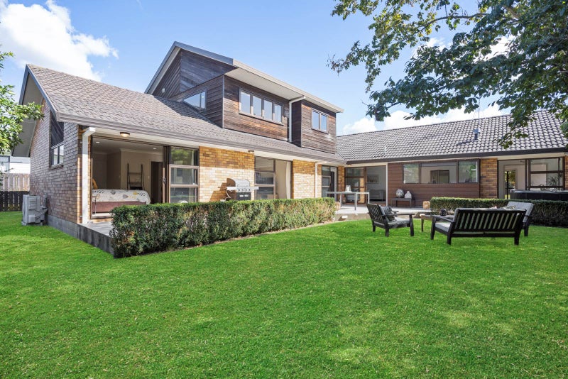 14 Len Garlick Place, Pahurehure, Papakura - Carousel 2