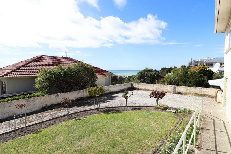 65 Tyne Street, South Hill, Oamaru - Carousel 15