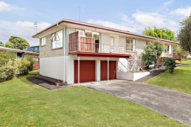 1/8 Northwick Place, Hillcrest, Auckland - Carousel 1