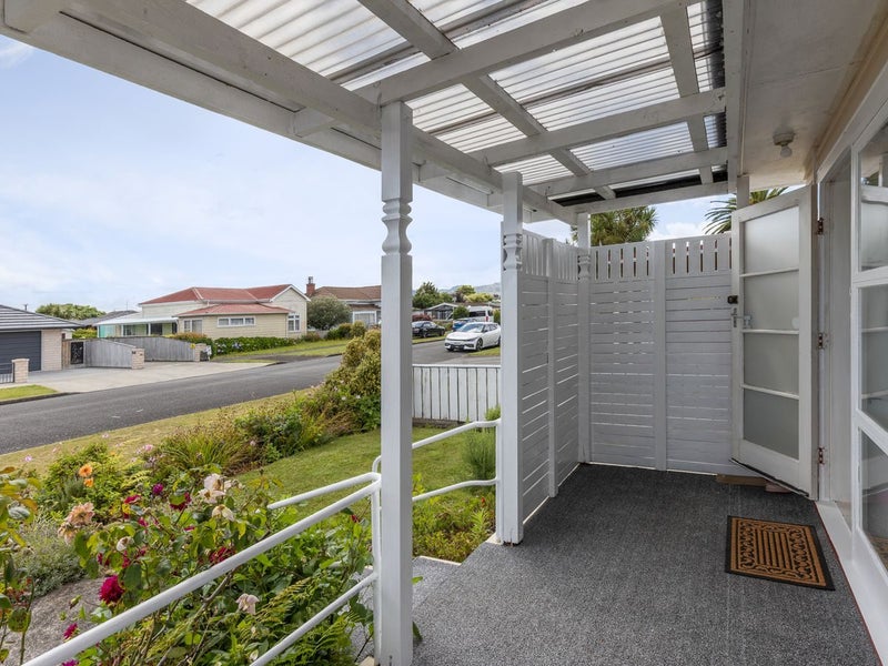 32 Kent Street, Levin, Levin - Carousel 2