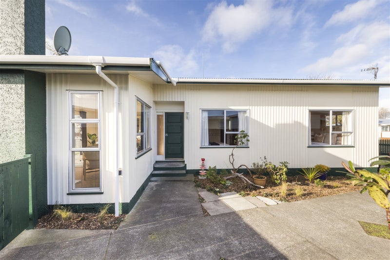 23 Geraldine Crescent, Cloverlea, Palmerston North - Carousel 2