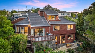 123A Carlisle Road, Northcross, Auckland - Carousel 1