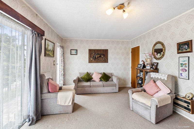 1/44 Parkinson Avenue, Owairaka, Auckland - Carousel 2