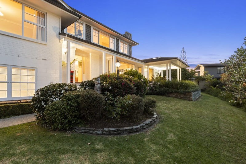 10 Page Point, Mellons Bay, Auckland - Carousel 2