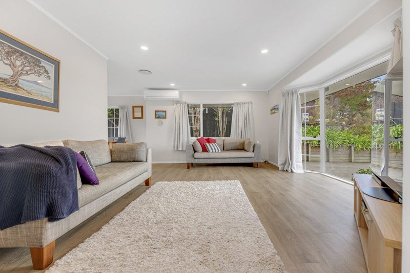 5 Parramatta Place, Botany Downs, Auckland - Carousel 2