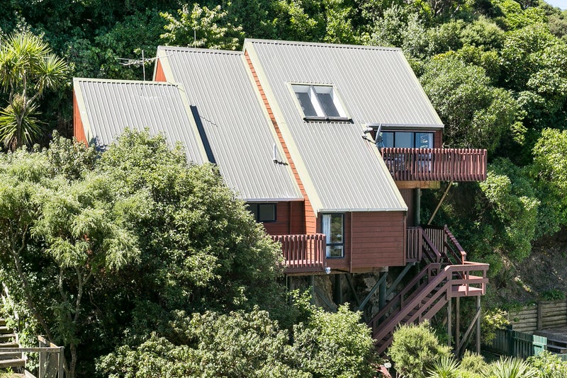 41B Onslow Road, Khandallah, Wellington - Carousel 1