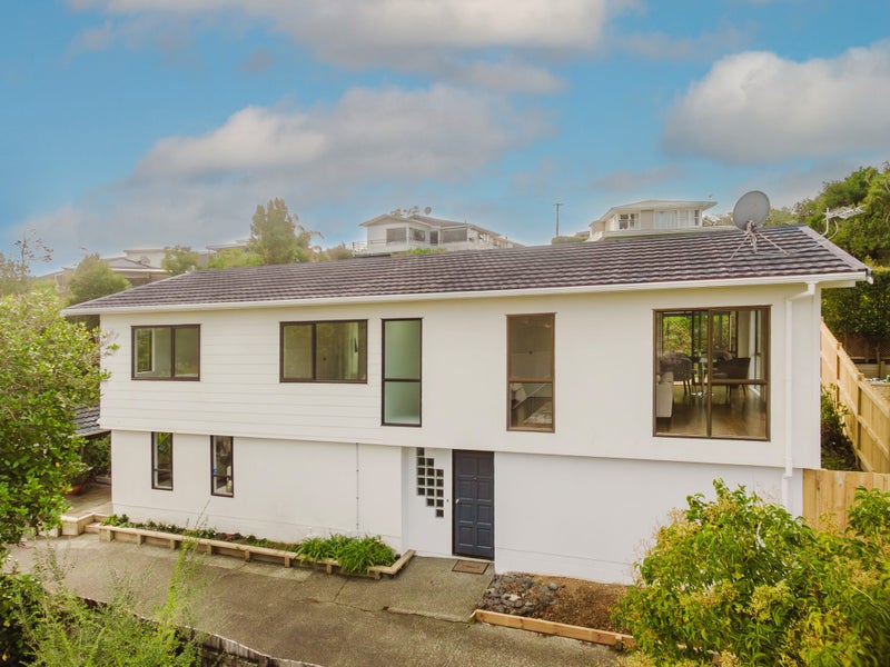 1/7 Deverell Place, Northcross, Auckland - Carousel 1