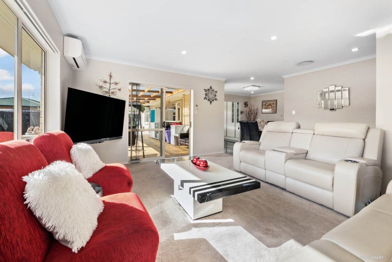 58 Medvale Avenue, Flat Bush, Auckland - Carousel 2
