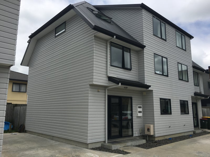 3/24 Hogan Street, Hamilton East, Hamilton - Carousel 1