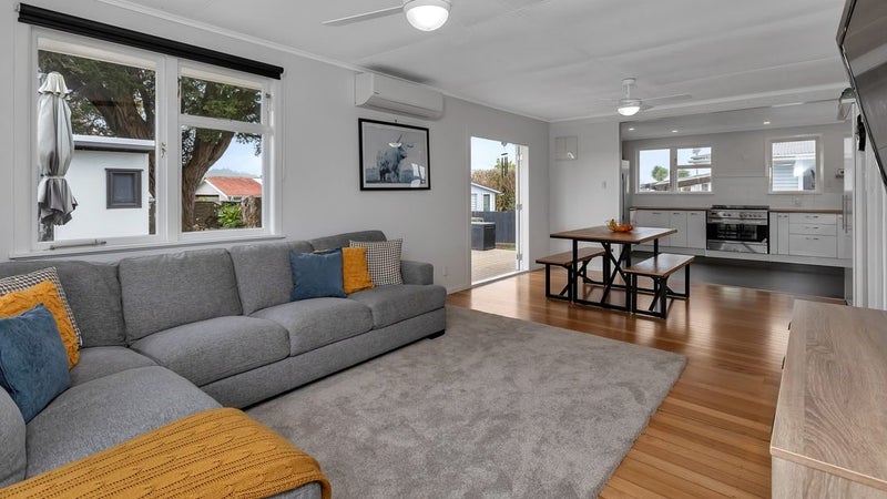 17 Meadow Park Crescent, Tikipunga, Whangarei - Carousel 1