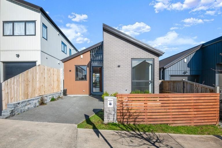 63 Horokaka Street, Massey, Auckland - Carousel 1