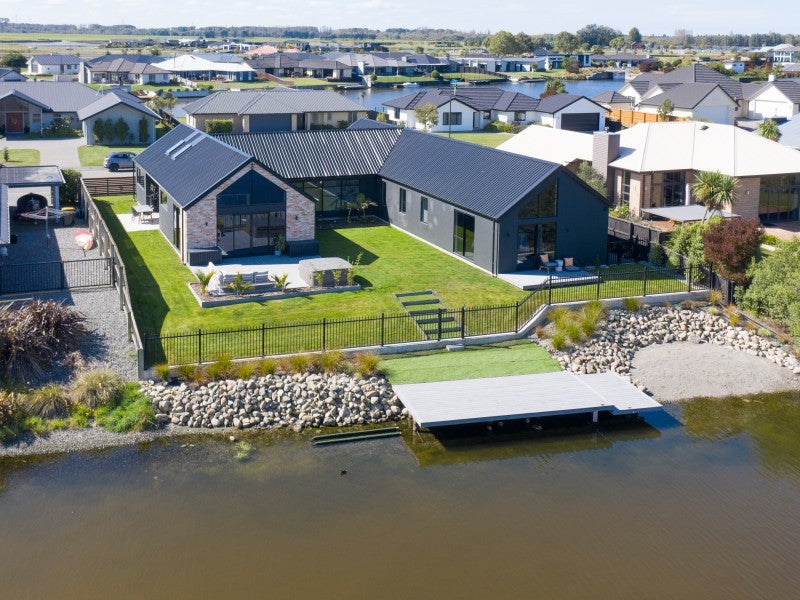 16 Torbay Avenue, Huntingdon, Ashburton - Carousel 1