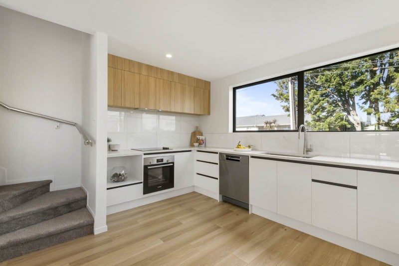 2/2 Fairview Road, Papatoetoe, Auckland - Carousel 2