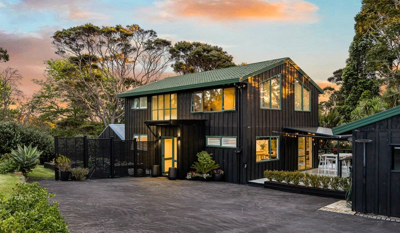 72 Albany Highway, Greenhithe, Auckland - Carousel 1