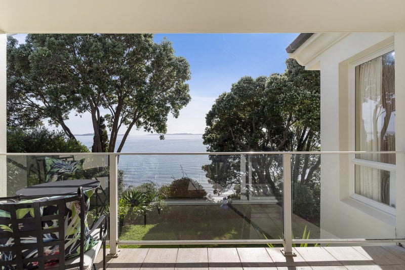 155 Mellons Bay Road, Mellons Bay, Auckland - Carousel 1