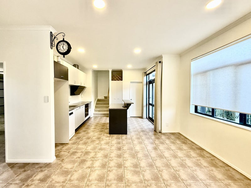 8 Derg Place, East Tamaki, Auckland - Carousel 2